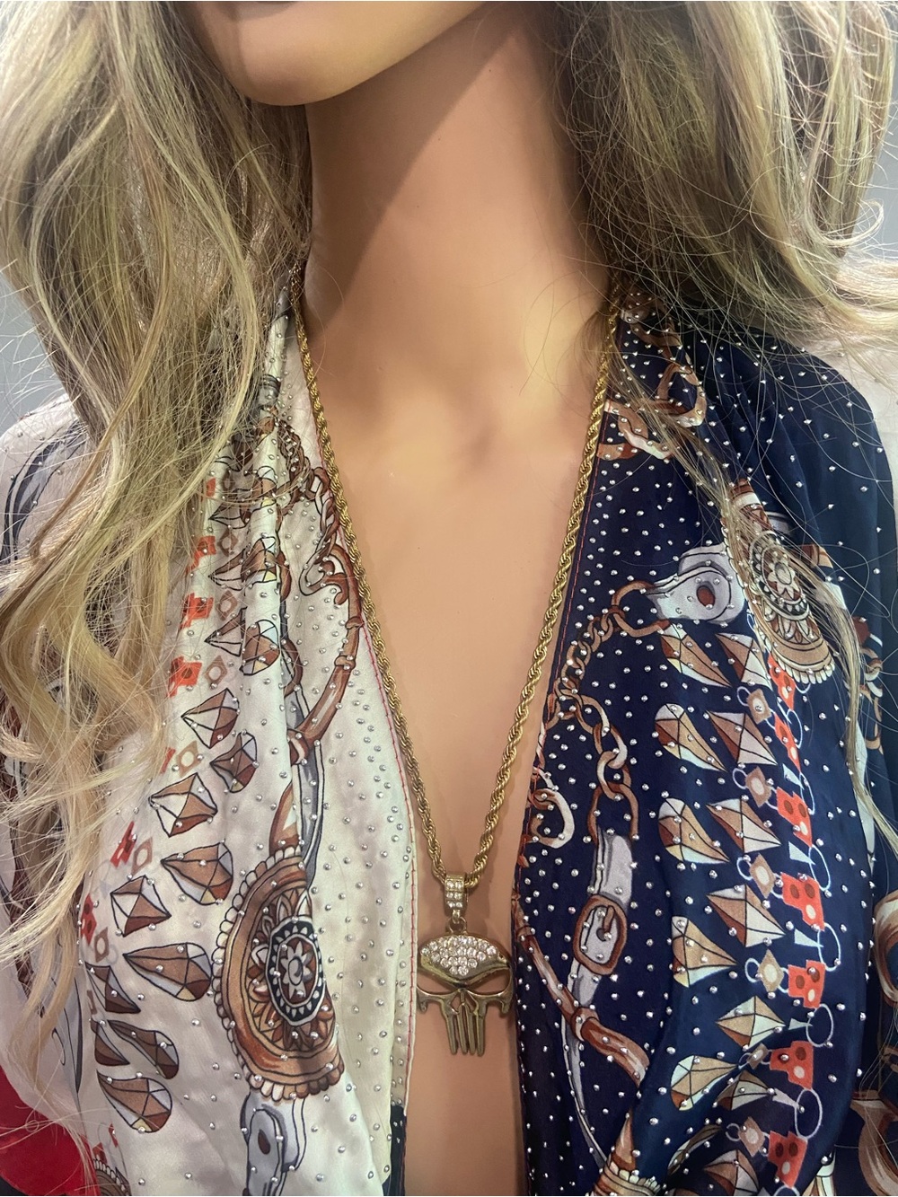 Gold Crystal Skull Pendant Necklace - Women Jewelry - Picture 3 of 8